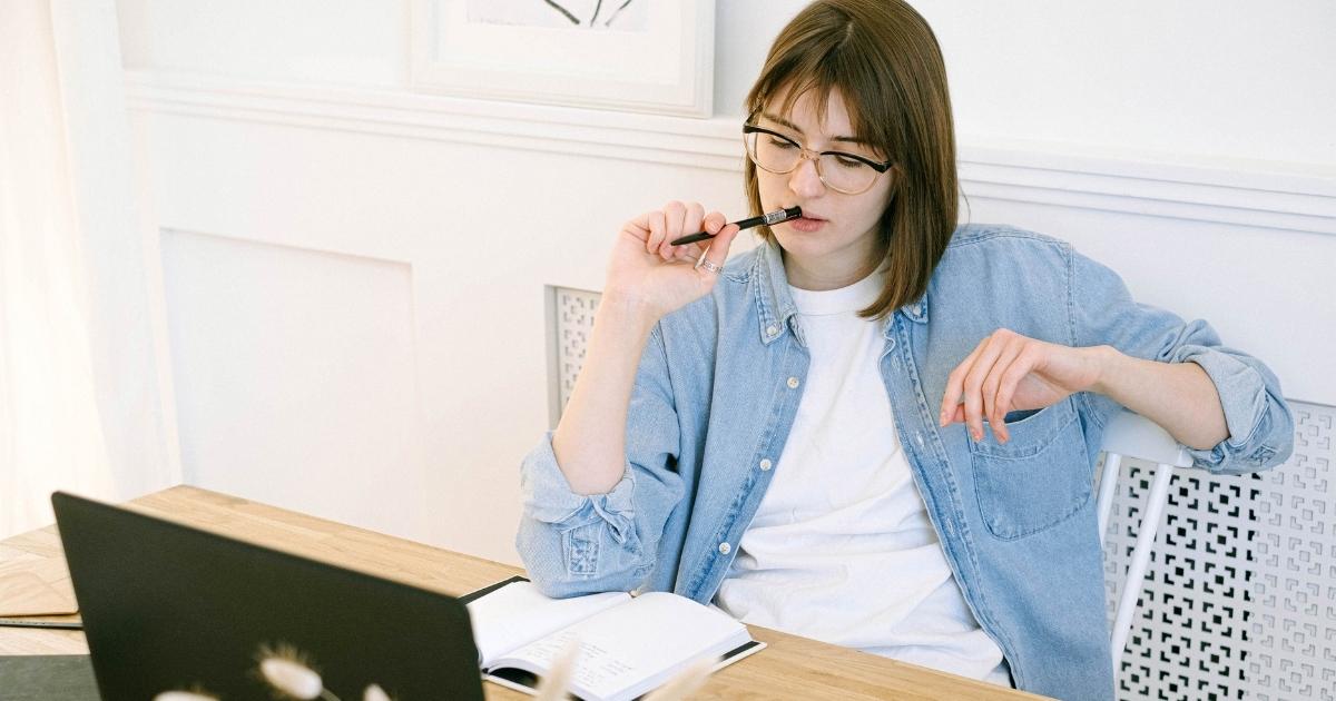 How to Start Freelancing, If You’re So Excited to Be Your Boss