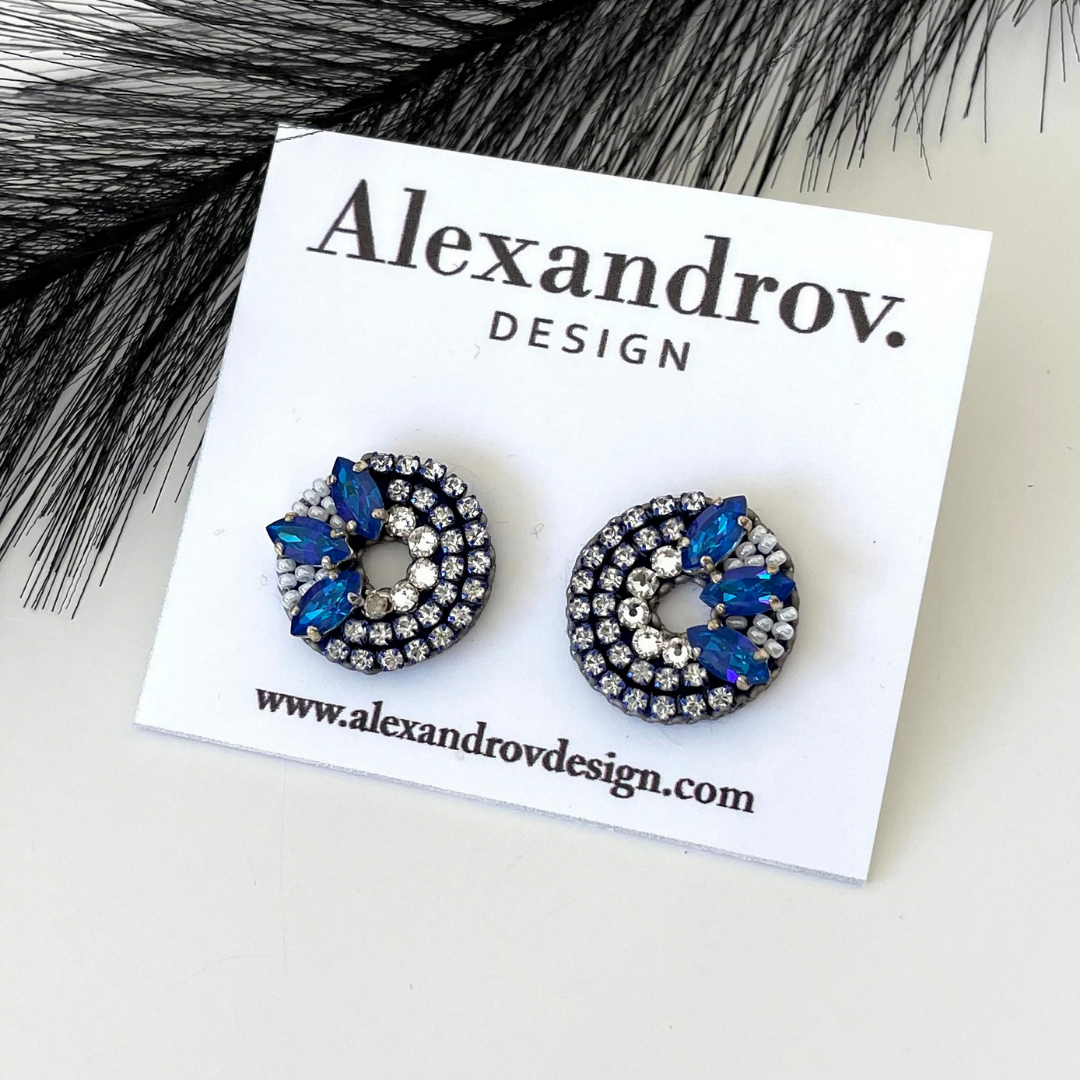 Round crystal royal blue studs earrings.