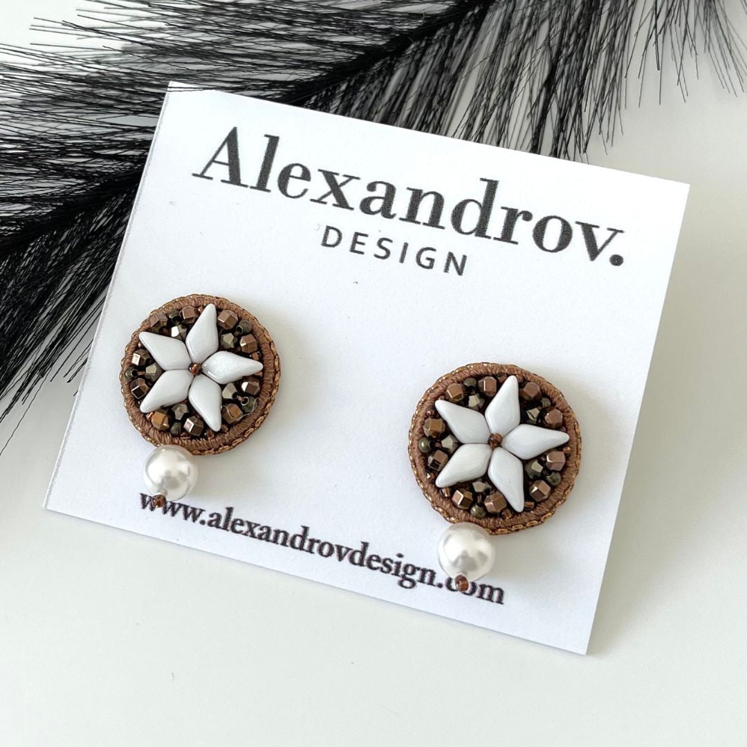 Round studs earrings withe white star and embroidery brown crystal beads.
