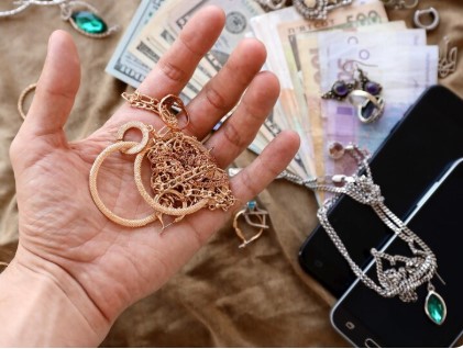 Sona Chandi Buyers | Most Reliable Second Hand Gold Jewellery Buyer Service