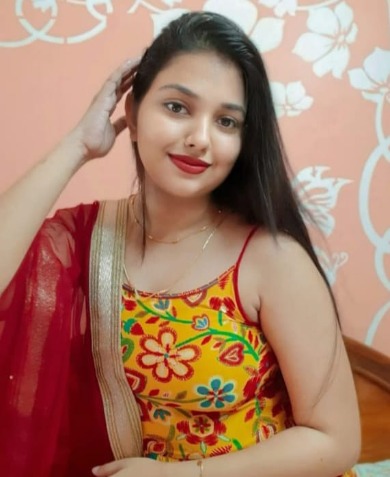 Call Girls In East of Kailash —>((9555773836))—> Delhi NCR