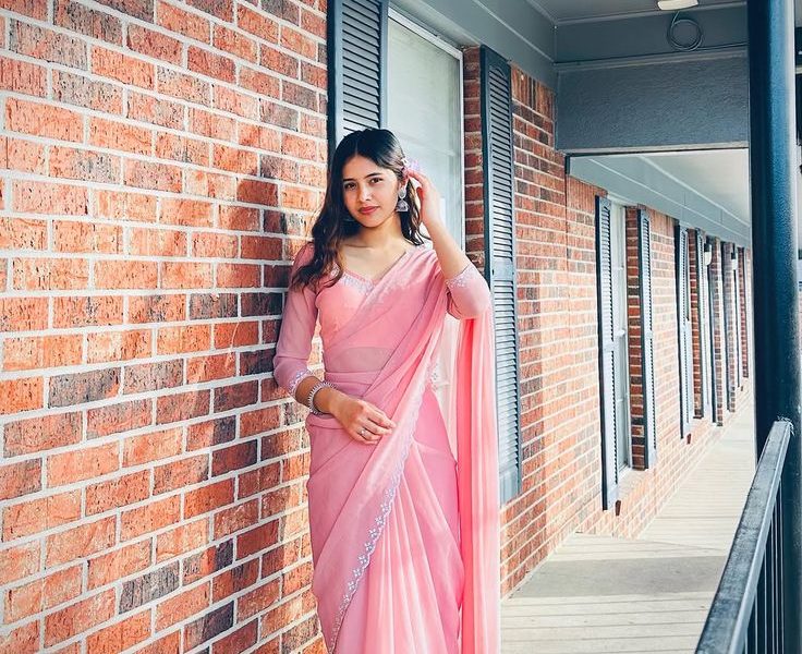 Girls In Ina Metro 9711800081 Escorts Service In Delhi Ncr