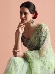 Handloom Women'Saree Feature Traditional Weaving Excellence